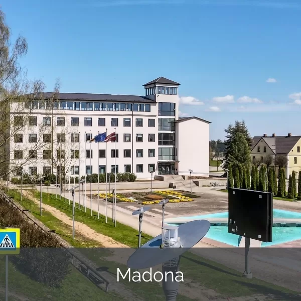 Audiogids 2 valodās. QR kodi. Audiofaili pieejami Madonas pilsētas tūrisma mājaslapā.